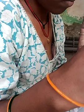 Snapshot of Desi_Couple_P chatting on May 2026 01:12:02 AM Desi Couple P online show from May 2026 01:12:02 AM