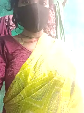Snapshot of Desi_Couple_P chatting on May 2026 12:21:02 PM Desi Couple P online show from May 2026 12:21:02 PM