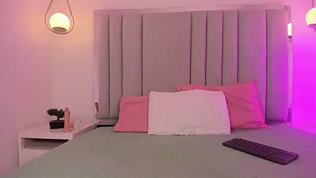 Snapshot of Alina_Bond chatting on March 2026 12:11:01 PM Alina Bond online show from March 2026 12:11:01 PM