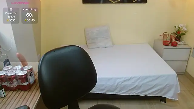 Eve Bennett online show from April 2026 07:22:01 PM