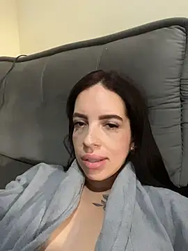 Snapshot of Larinhap chatting on June 2026 10:03:01 AM Larinhap online show from June 2026 10:03:01 AM