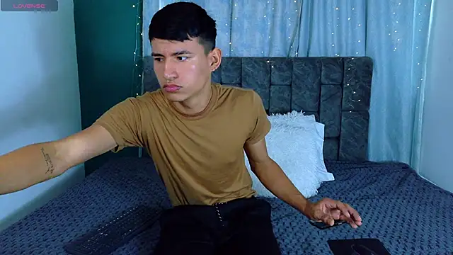 Snapshot of NicolasTorrez chatting on February 2026 08:16:01 PM NicolasTorrez online show from February 2026 08:16:01 PM