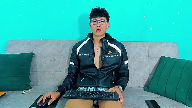 Snapshot of NicolasTorrez chatting on June 2026 03:25:02 PM NicolasTorrez online show from June 2026 03:25:02 PM