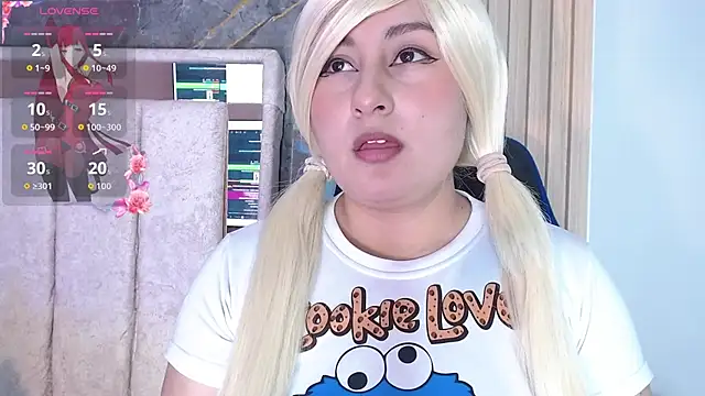 Hazumi Tsu online show from May 2026 08:18:02 PM