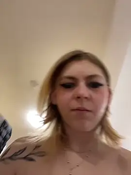 Snapshot of Milli-Kiss chatting on February 2026 10:44:02 AM Milli-Kiss online show from February 2026 10:44:02 AM