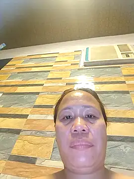 Snapshot of squirtshantal chatting on January 2026 01:02:01 PM squirtshantal online show from January 2026 01:02:01 PM