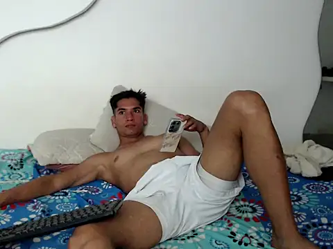 Snapshot of johanoro333 chatting on March 2026 01:47:01 AM johanoro333 online show from March 2026 01:47:01 AM