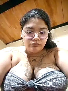 Snapshot of DarkReed chatting on February 2026 07:03:02 PM DarkReed online show from February 2026 07:03:02 PM