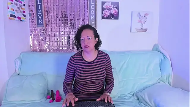 AdeleNasty online show from February 2026 01:40:01 PM