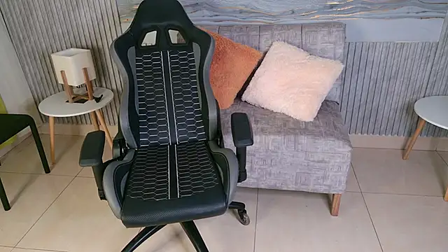 Abby18  online show from February 2026 04:12:02 AM