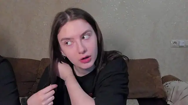 love lina muuur online show from February 2026 08:07:02 PM