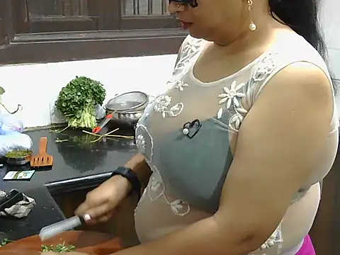 Hot Sonniyaa online show from February 2026 07:17:01 AM