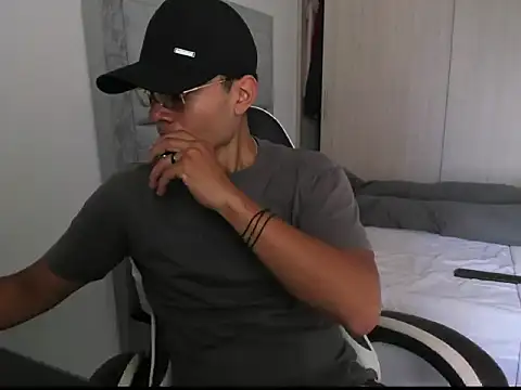 FredericSloan online show from March 2026 08:04:02 PM