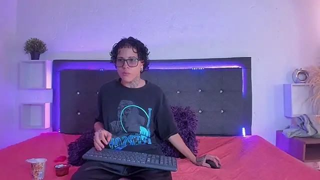 Ale cuzz online show from February 2026 03:01:01 PM