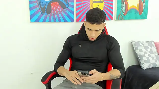Snapshot of Thomas_walker14 chatting on May 2026 04:04:02 PM Thomas walker14 online show from May 2026 04:04:02 PM