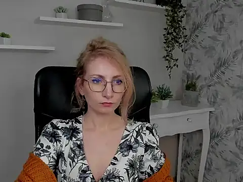 CinderellaMoon online show from February 2026 06:53:01 AM