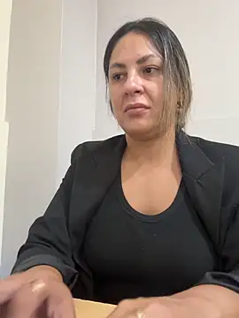 leona-david online show from April 2026 12:44:02 PM