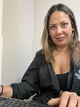 leona-david online show from August 2026 01:36:01 PM