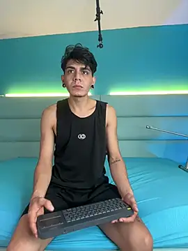 abrilandjulian online show from February 2026 12:02:01 PM