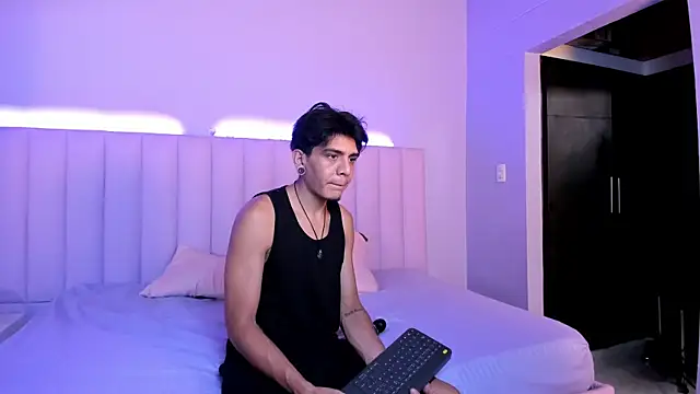 abrilandjulian online show from July 2026 07:42:01 PM