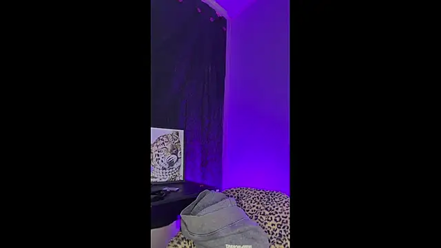 prince oliverr online show from April 2026 05:58:01 PM