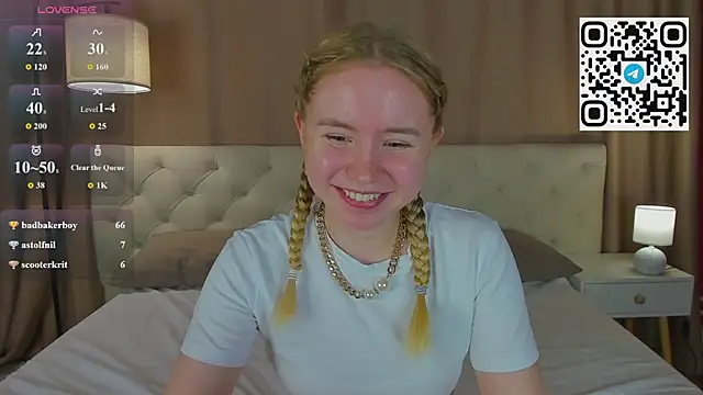 Snapshot of Linda__Bloom chatting on June 2026 02:53:01 AM Linda Bloom online show from June 2026 02:53:01 AM