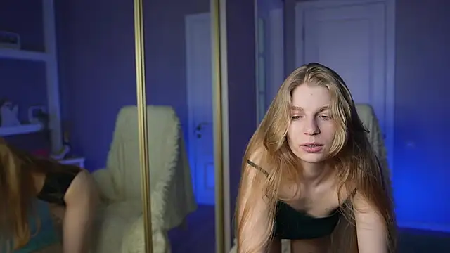 AlisMil online show from February 2026 09:54:01 AM