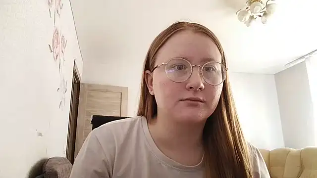 AnikaLipps online show from May 2026 03:18:02 PM