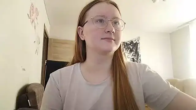 AnikaLipps online show from May 2026 01:18:01 PM