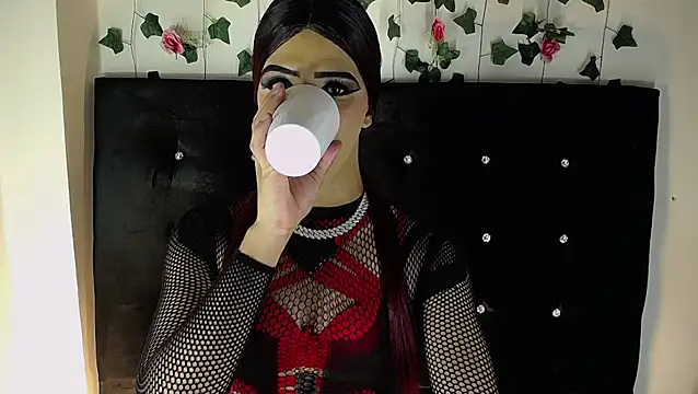 Kristal Queen01 online show from April 2026 08:31:02 AM