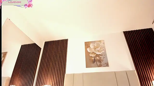  MiLa Dyva online show from April 2026 05:06:02 PM