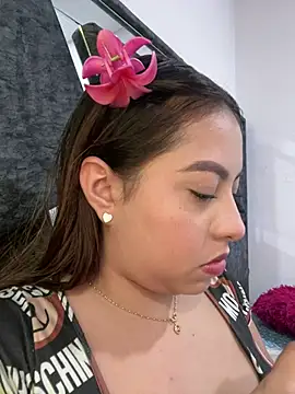 Snapshot of Emiily_joee_ chatting on July 2026 11:32:01 PM Emiily joee online show from July 2026 11:32:01 PM