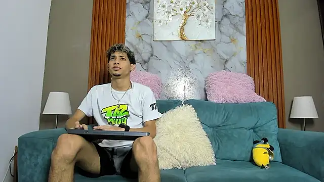 YOUNG BOYS HELL online show from March 2026 01:12:01 AM