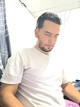 Snapshot of angel_leon01 chatting on February 2026 10:05:02 PM angel leon01 online show from February 2026 10:05:02 PM