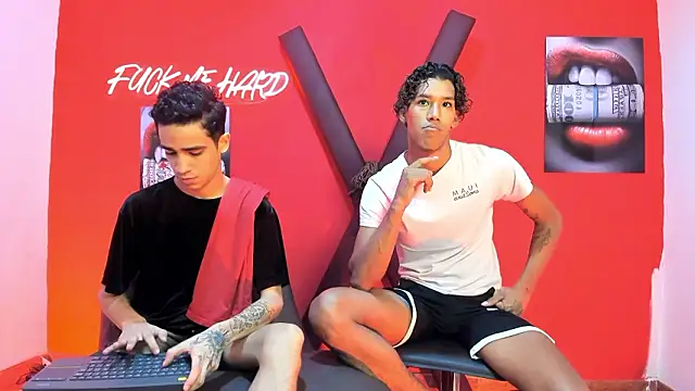 Snapshot of GREEN_BOYS chatting on February 2026 07:27:01 AM GREEN BOYS online show from February 2026 07:27:01 AM