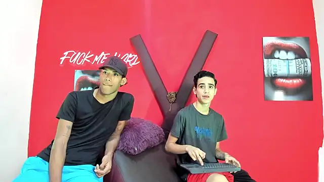 Snapshot of GREEN_BOYS chatting on February 2026 07:28:02 AM GREEN BOYS online show from February 2026 07:28:02 AM