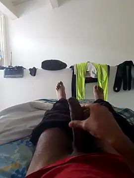 Snapshot of isuru_lakshan chatting on February 2026 01:32:02 PM isuru lakshan online show from February 2026 01:32:02 PM