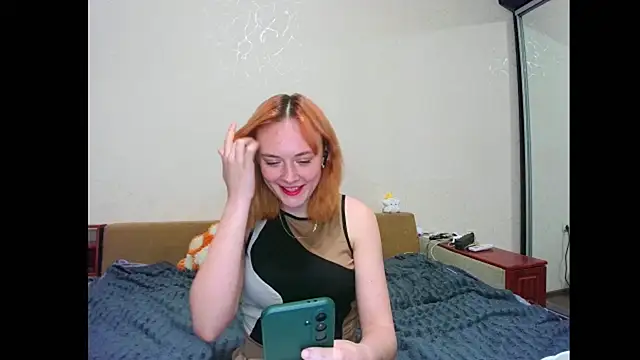 Little fox404 online show from April 2026 05:32:02 PM
