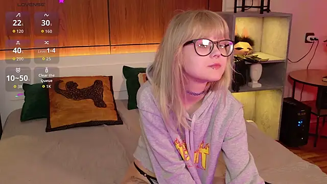 MoliQin online show from April 2026 07:25:02 AM