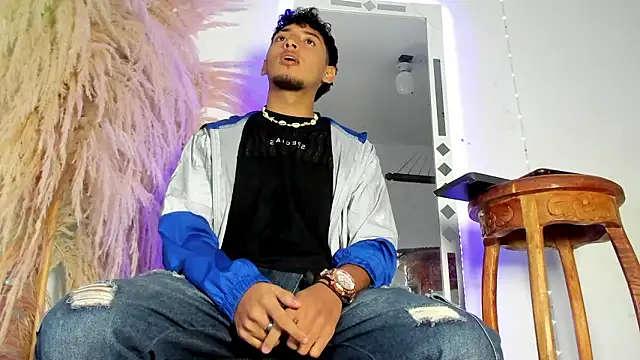 Snapshot of Ian_Hunter chatting on February 2026 01:18:01 PM Ian Hunter online show from February 2026 01:18:01 PM