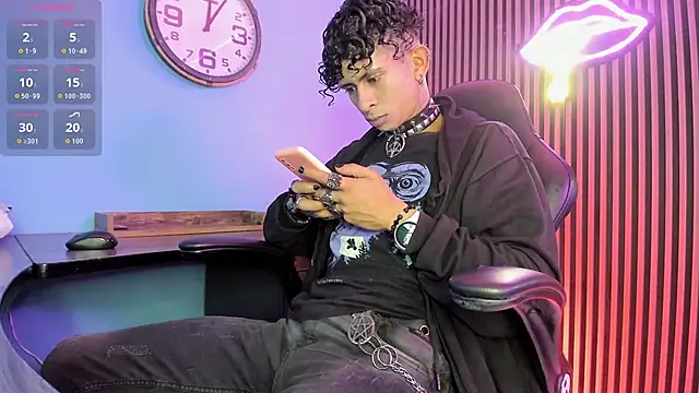 Snapshot of Maximoking26 chatting on February 2026 04:10:02 AM Maximoking26 online show from February 2026 04:10:02 AM