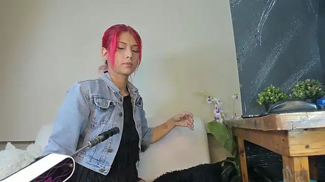 Snapshot of Jasmine_Starr_ chatting on June 2026 12:19:01 AM Jasmine Starr online show from June 2026 12:19:01 AM