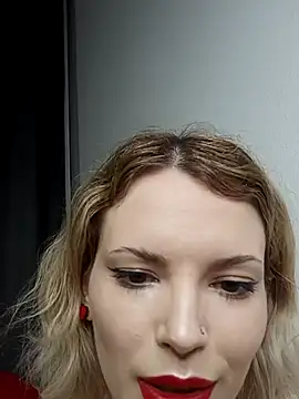 Snapshot of VinylKiss chatting on February 2026 01:37:02 AM VinylKiss online show from February 2026 01:37:02 AM