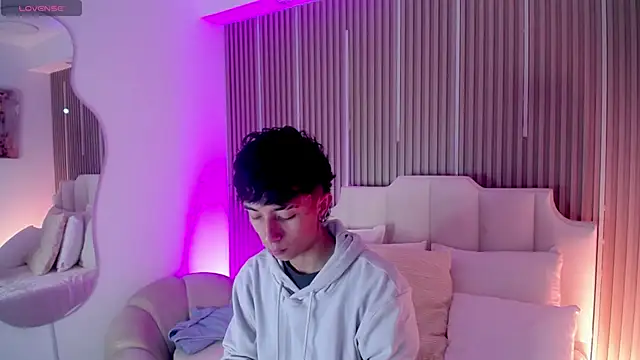 Aiden Rivers  online show from March 2026 01:02:01 PM