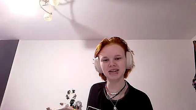 CurlaPettyBom online show from February 2026 08:14:01 AM