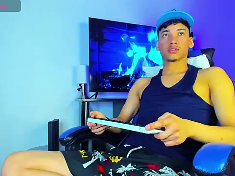 Lyam Russo online show from March 2026 05:13:01 AM