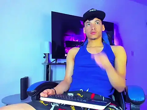 Lyam Russo online show from March 2026 08:26:01 AM