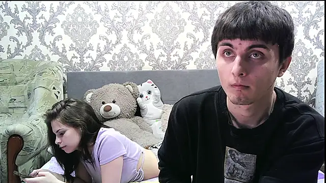 Snapshot of AmandaCouple chatting on March 2026 07:59:01 AM AmandaCouple online show from March 2026 07:59:01 AM