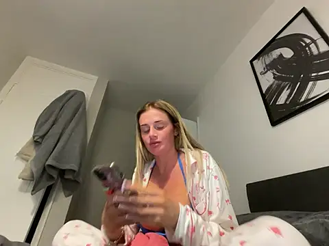 Snapshot of jadey19x chatting on February 2026 06:59:01 PM jadey19x online show from February 2026 06:59:01 PM