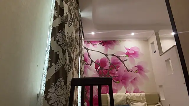 MaeRaads online show from February 2026 12:28:02 PM